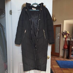 Michale Kors Stylish Black Long Puffer Coat with Fur Hood